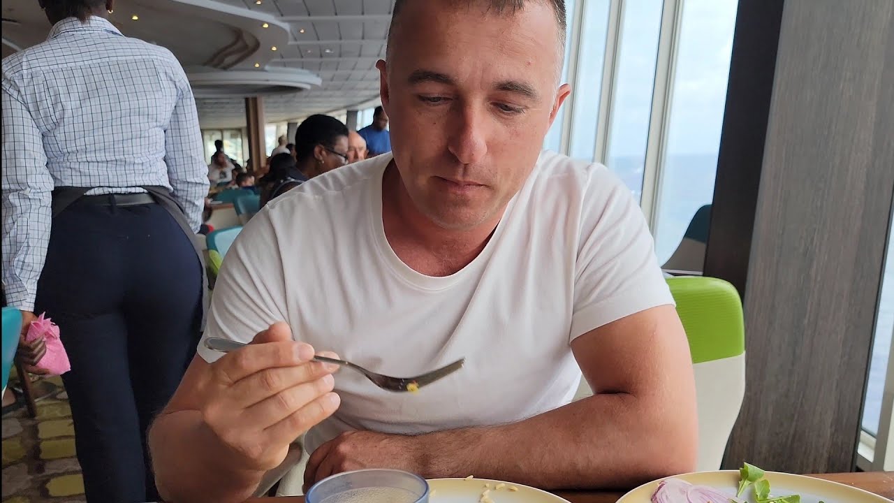 Наш завтрак на корабле / семейный отдых - это счастье