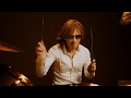 X JAPAN・YOSHIKI、黄金ドラムで迫力演奏 アサヒ『ワンダ』極シリーズ新TVCM「極めた人」編メイキング