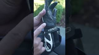 Motorcycle gauntlet gloves