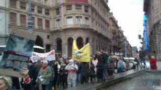 Genova- 20 nov 2010 corteo contro la vivisezione.mp4