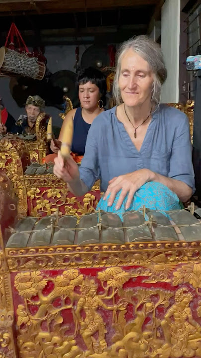 Download lagu Ayo Prof Leslie! #playing #gamelan #practice #tabuh #welldone