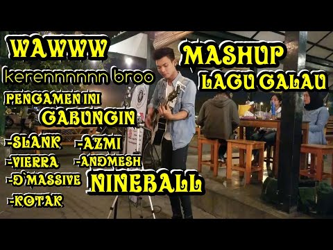 KEREEENNNN MASHUP LAGU !!! PENGAMEN INI GABUNGIN BEBERAPA LAGU GALAU INDONESIA - PENDOPO LAWASSS