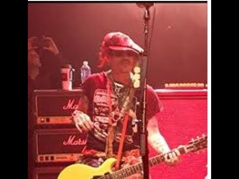 Johnny Depp live with Stone Temple Pilots - Skeletonwitch drummer Dustin quits..