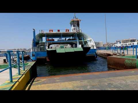 المعدية في قناة السويس بين بورسعيد وبور فؤاد أغسطس ٢٠٢١