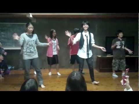 ２０１１　クリスマス会にて（AKB ヘビーローテーション）