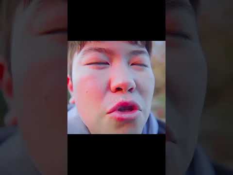 ردة فعله لما عرف أنه اصدقائه يتواعدون مسلسل البائع الخارق 2 