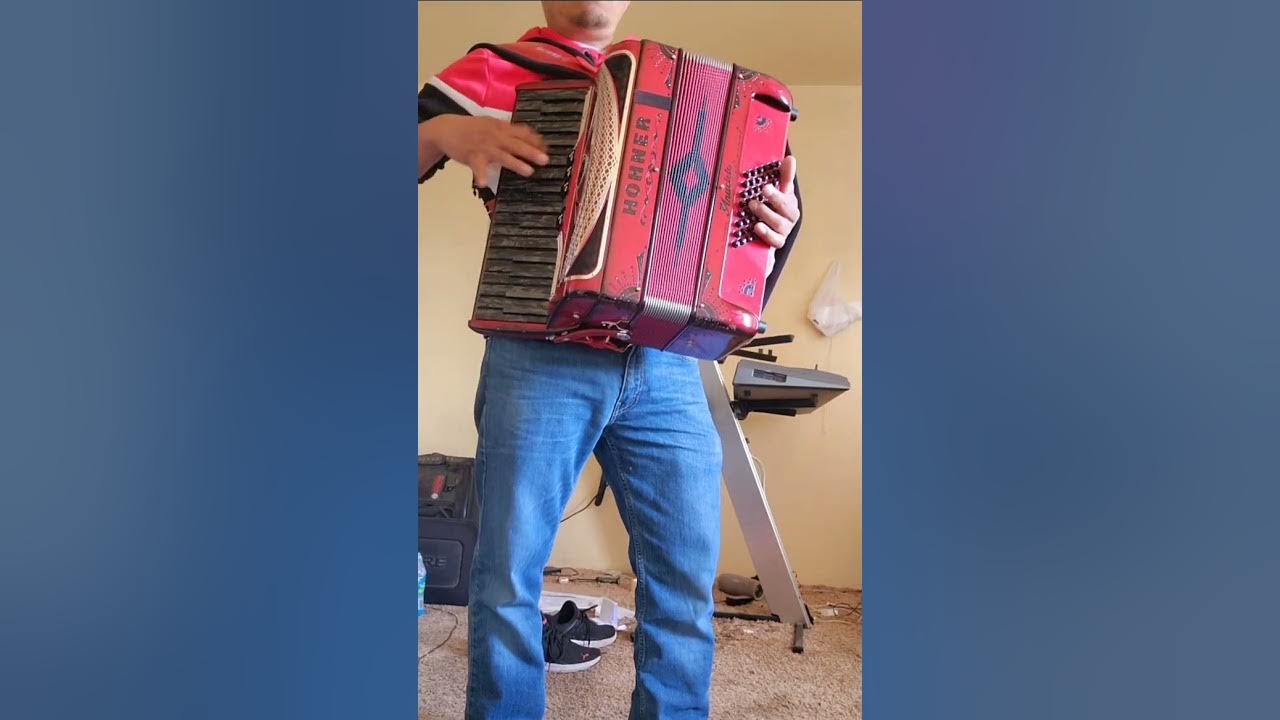 guapangos intro, en acordeon de teclas, YouTube