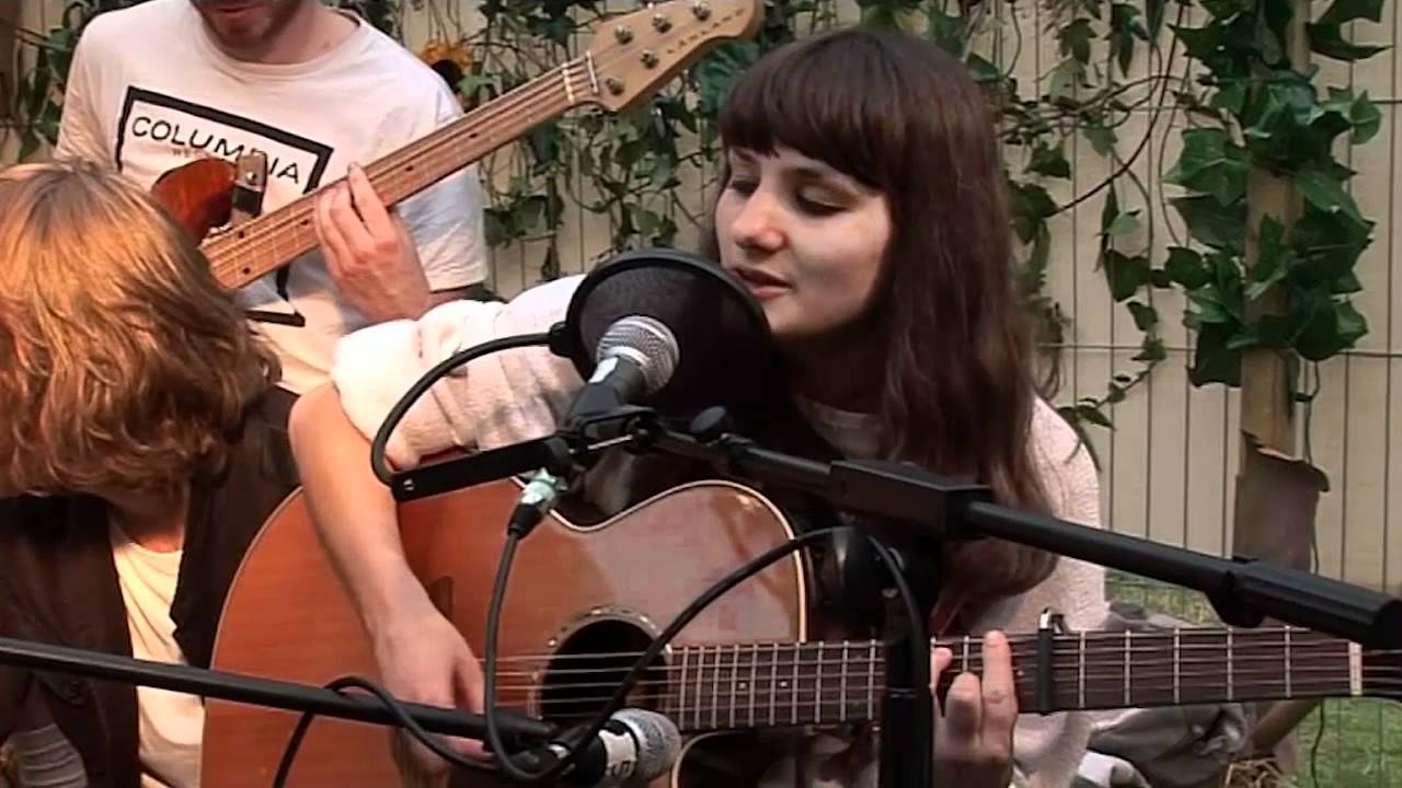 LeeFest TV: Ellen and the Escapades - When the Tide Creeps In