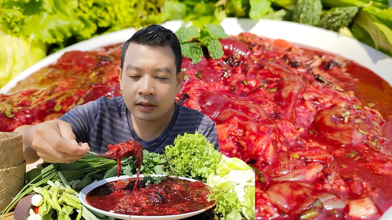 ก้อยลอยเลือดไส้อ่อนวัว ซดขมอ่ำหล่ำ แกล้มผักสดแซ่บๆ บรรยากาศข้างเตาถ่านโพนขาม