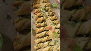 Pesto Pull-Apart Christmas Tree 🎄 #veganfood #christmasrecipe