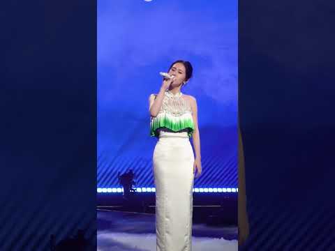 【独家直拍】和#张碧晨 在《慢冷》中触摸时间的流淌 踽踽独行 让心中的尘埃落定 cr.张碧晨工作室丨天赐的声音官方频道