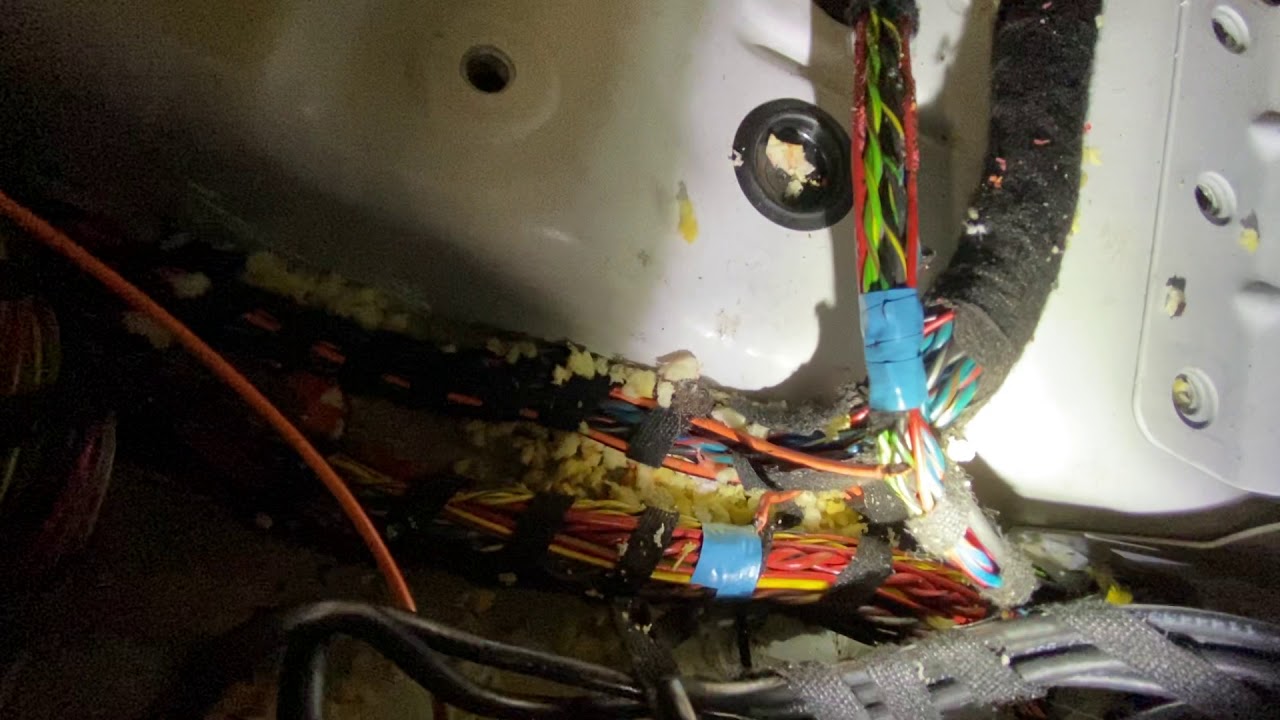 Dr Rob The Car Doctor Range Rover With Display Stuck In Logo Mode Only=Tricky Electrical Failure ...