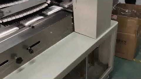 Baby diapers horizontal automatic flow packing machine