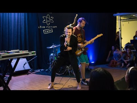 Mø - Walk This Way (Live From Live Nation Labs)