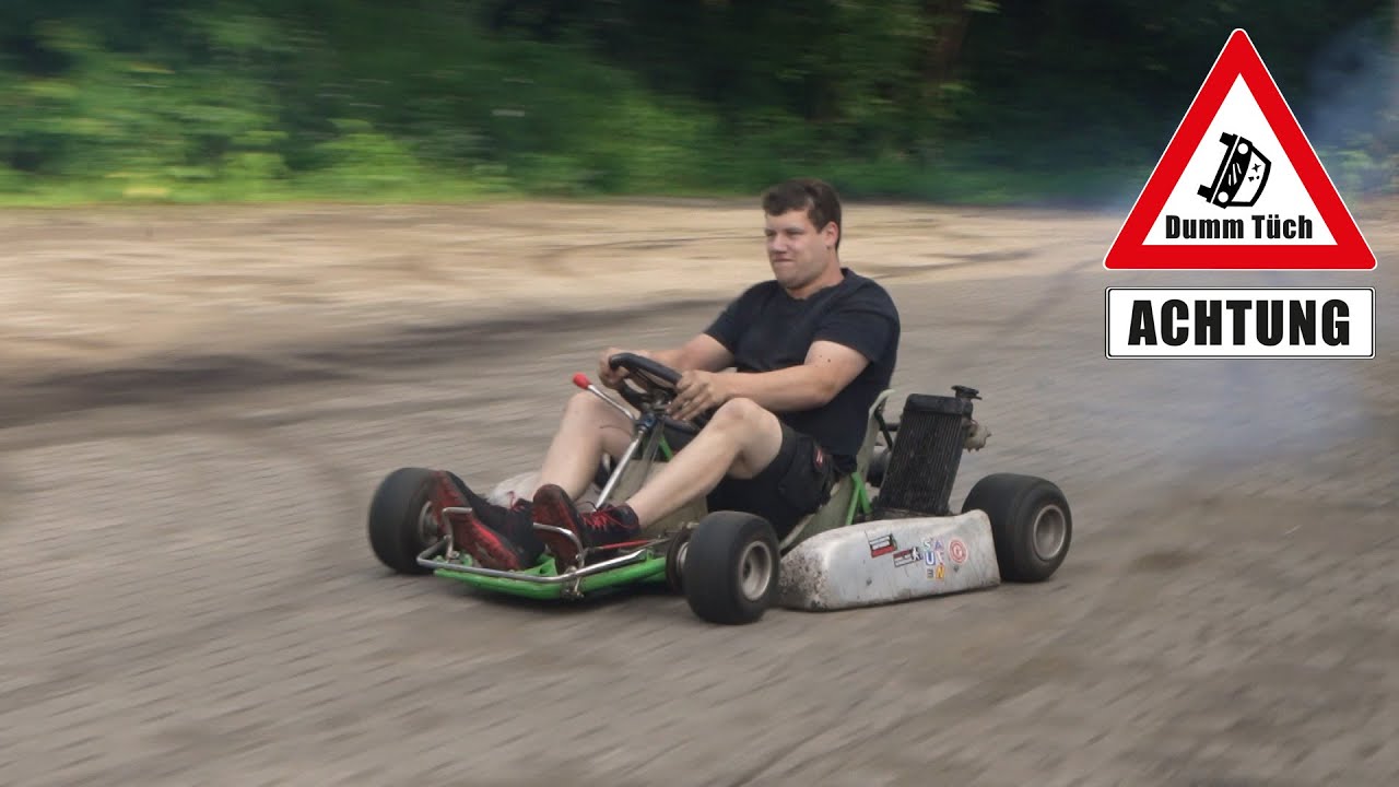 GoKart Action auf dem Hof | Dumm Tüch