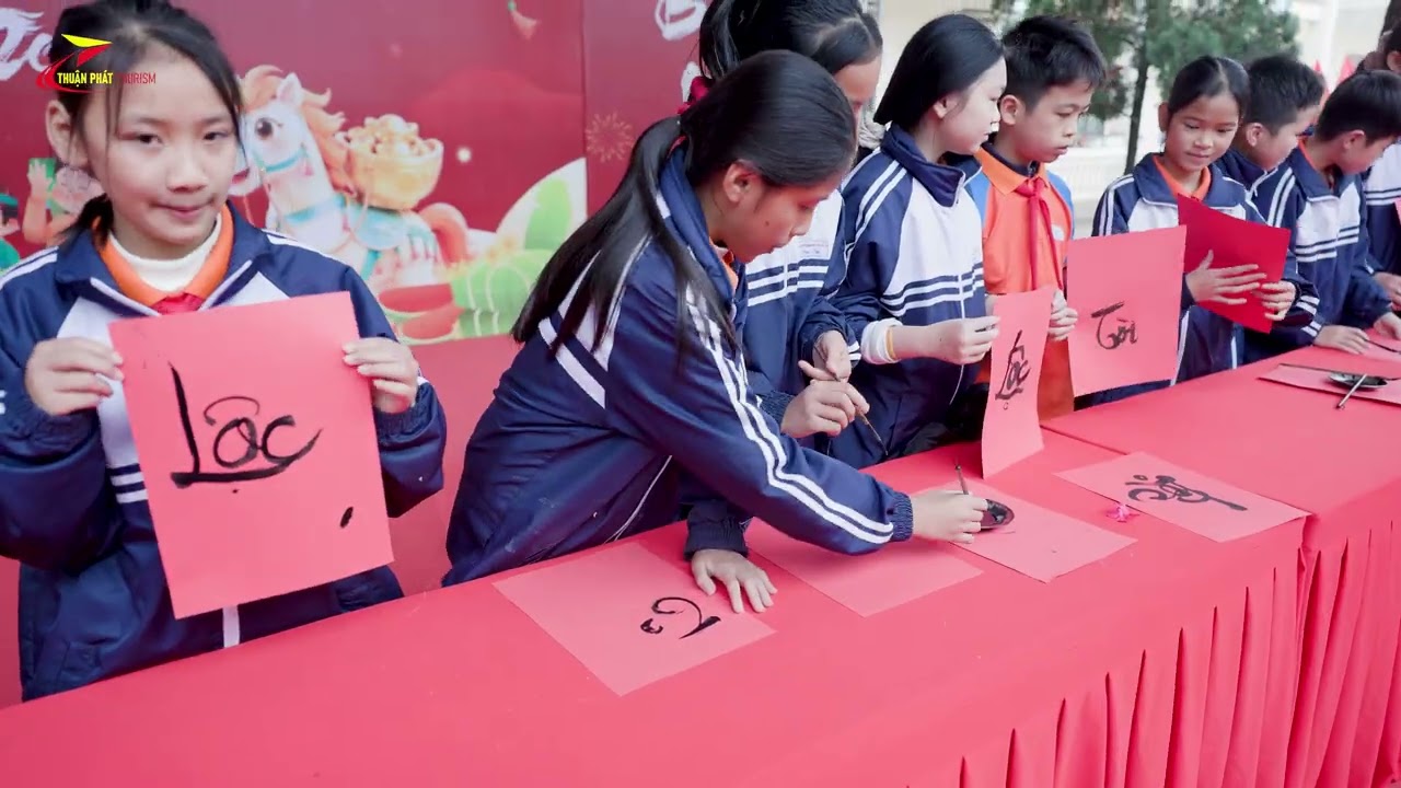 Ctrinh hoạt động trải ngiệm tết - Trường THCS Tiên Du 4K