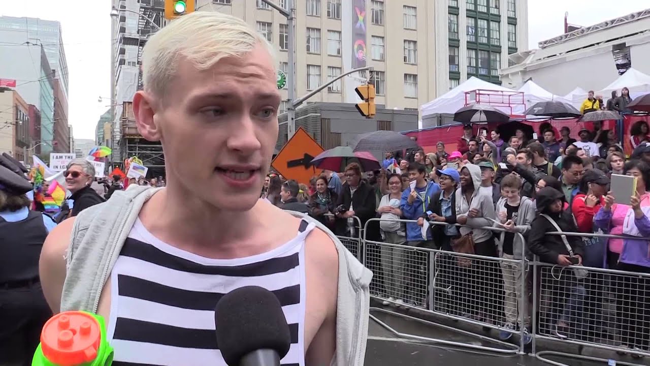 Pride Parade 2015, или что думают канадцы и русские о новой программе секс-образования