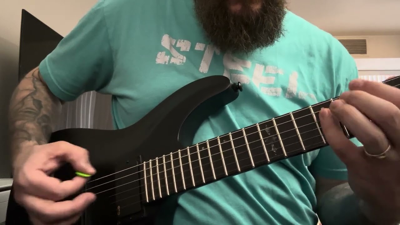 A simple guitar riff utilizing triad shapes 🔥 000 🔥