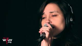 Warpaint - &quot;Love Is To Die&quot; (Live at WFUV)