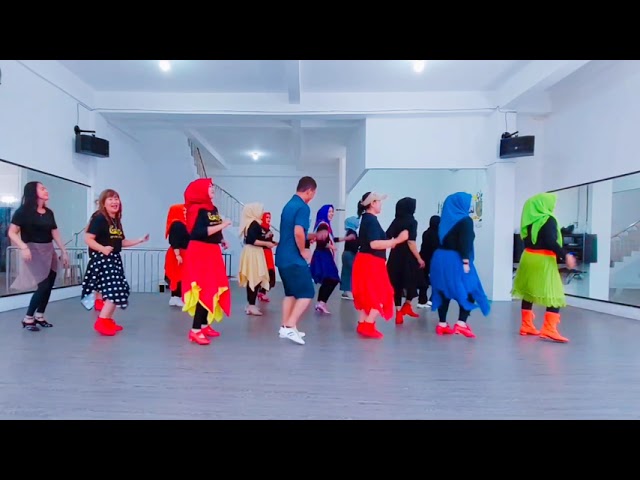 Hitam Manis Line Dance / Choreo by Irene Elsye, Henny Kho, Tya Paw / Demo by 7Gym & Studio Palembang class=