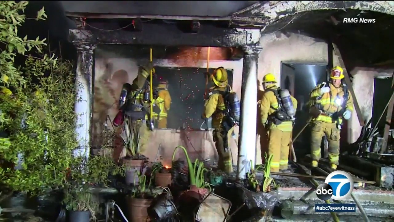 Dog killed in Van Nuys house fire | ABC7 - YouTube
