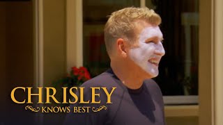 Chrisley Knows Best | Season 6, Episode 25: Todd Volunteers To Be The New Swim Instructor