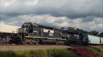 NS SD40-2 6073 leads P72 w/ beautiful Leslie RS5T!!