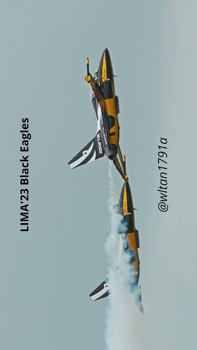 LIMA'23 Korean Black Eagles showing off both Malaysian & Korean Flags