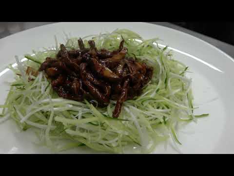 Pro【牛肉の味噌炒めレタス包み】Beef Stir Fry with Lettuce 金醬牛肉絲