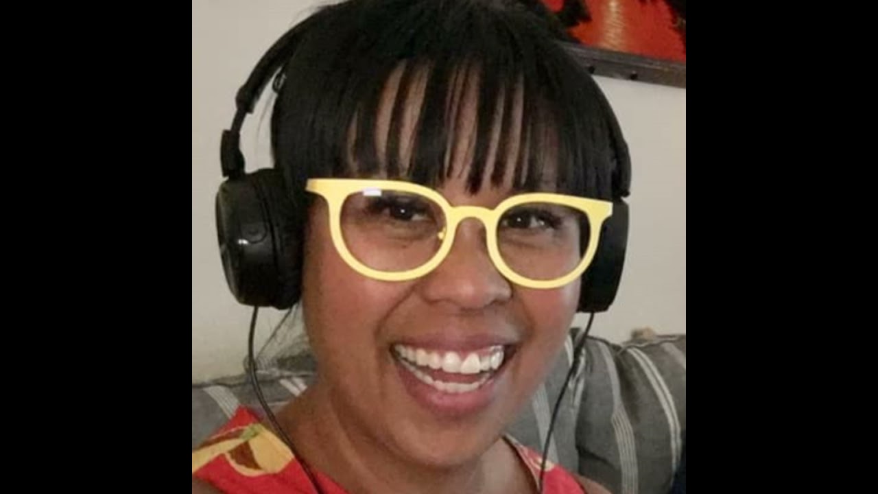 S3: Client 25 - Are You Toxic Or Do You Just Need A Shower? w/podcaster Mel Ortiz