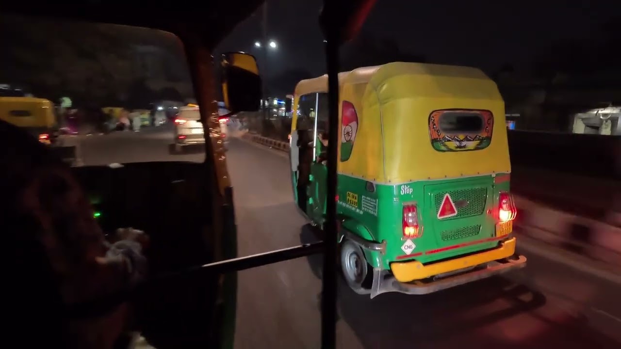 Прокатились по ночному Дели с другом Delhi