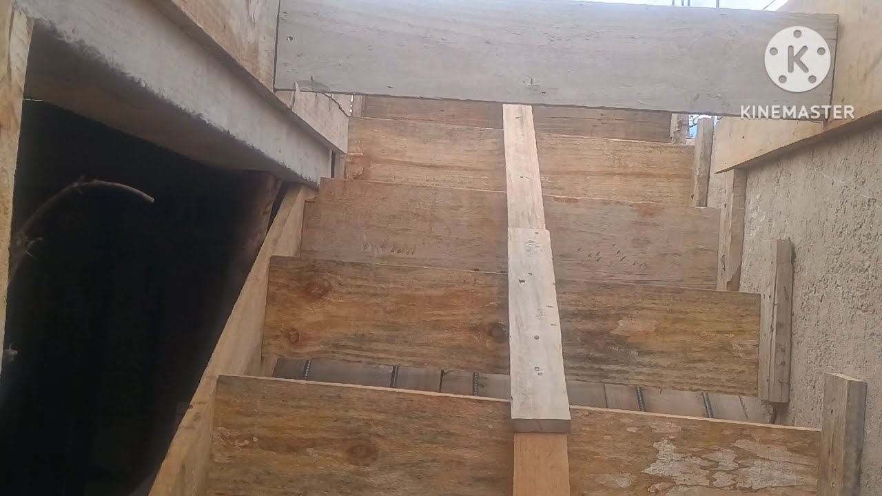 Como fazer escada de concreto, pegar caixaria com tabuas