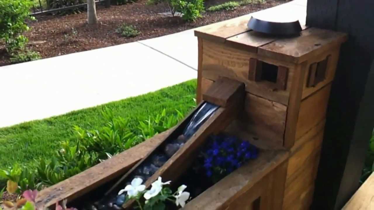 Super Green Designs apartment Aquaponic build - YouTube