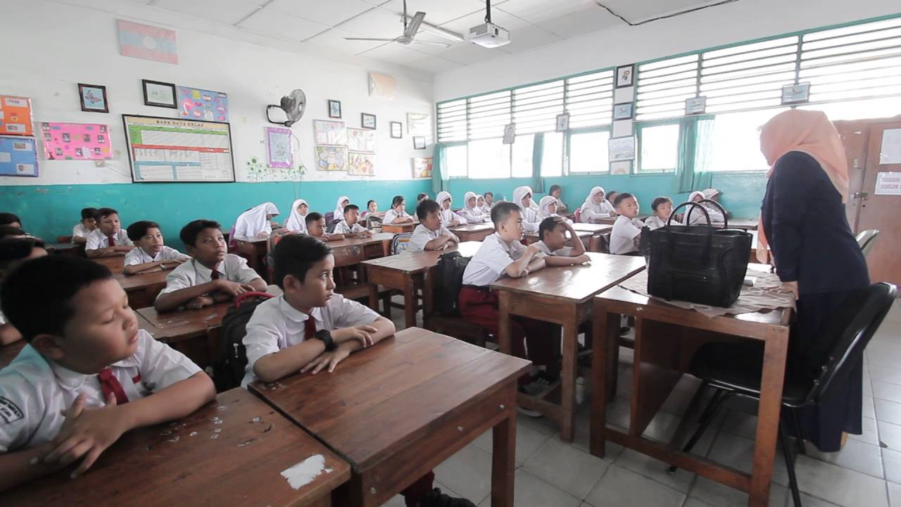 Suasana Belajar Mengajar Hari Pertama Sekolah YouTube