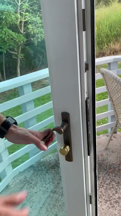 How to close Lanai door