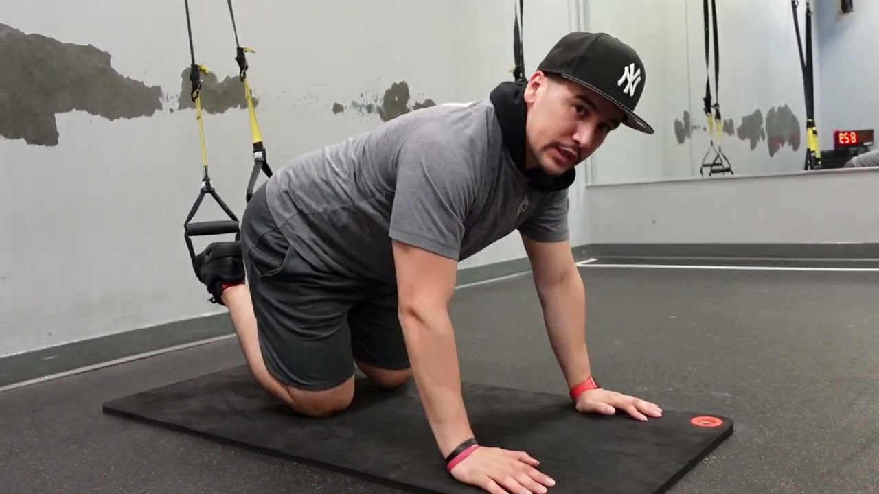 TRX Knee Tucks (Crunches)