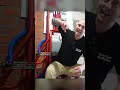 Больше не нужно прыгать от холодной струи!