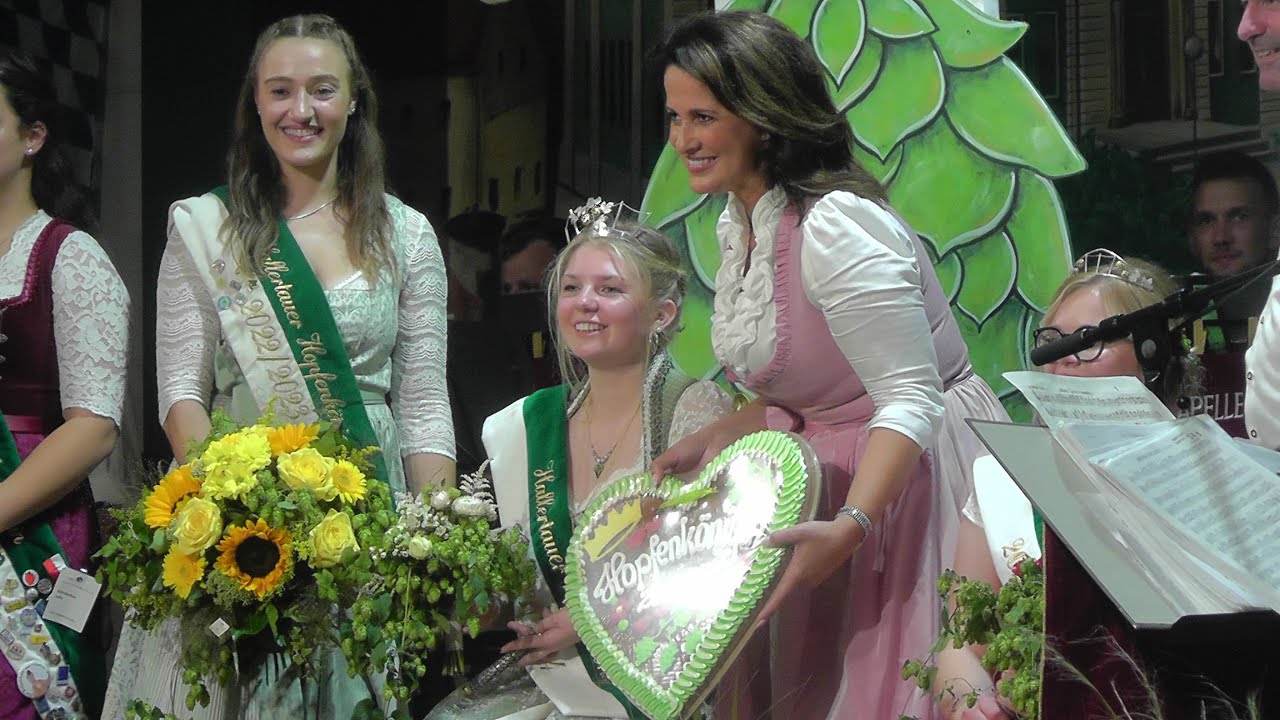 Wahl zur Hallertauer Hopfenkönigin in Wolnzach 2023/24