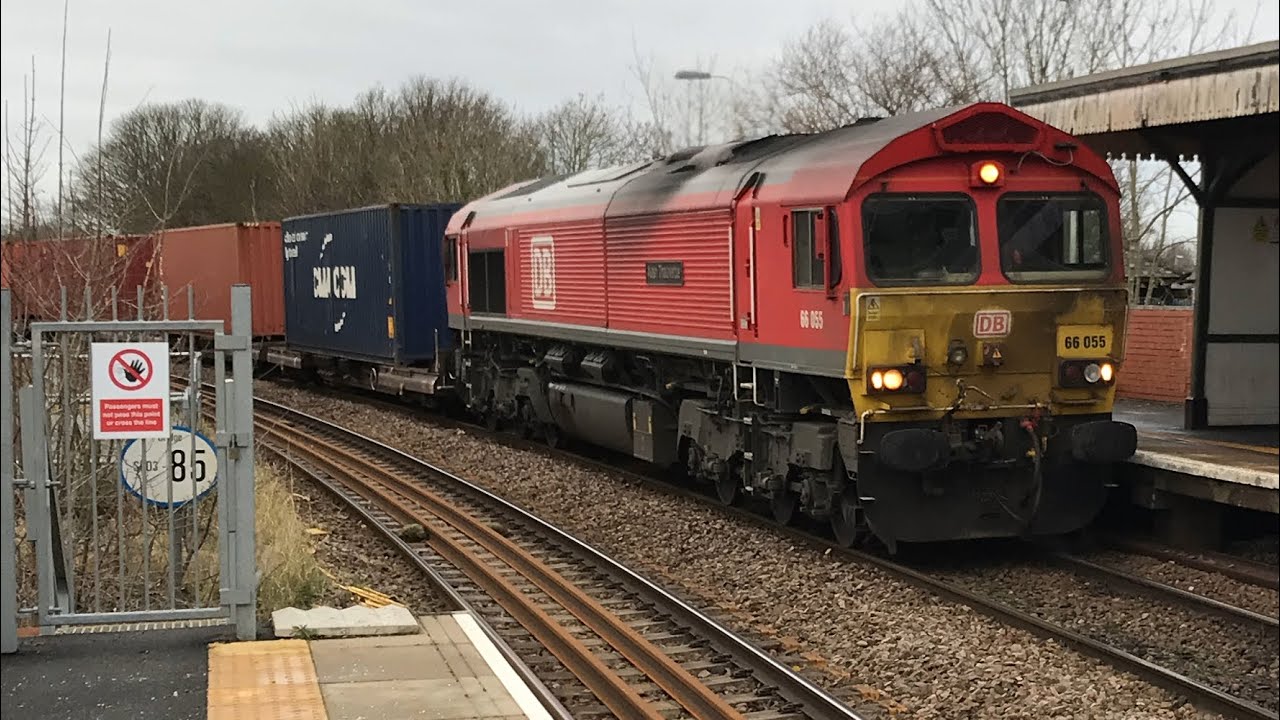 66055 Alain Thauvette DB cargo with 33 containers 