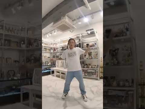팝핀현준 <strong>never</strong> getting <strong>old</strong> / 멈추지 않아 포기하지 않아~ 우린 아직 젊기에 ~ 괜찮은 미래가 있기에~