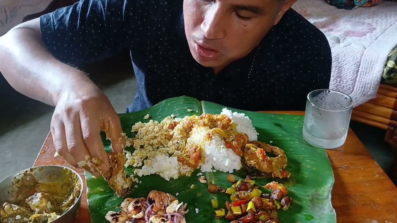 ঘৰৰ জহা চাউলৰ লগত ৰৌ মাছ😋😋 joharice or reo fish ke sath aaj ka Lunch 😋👌