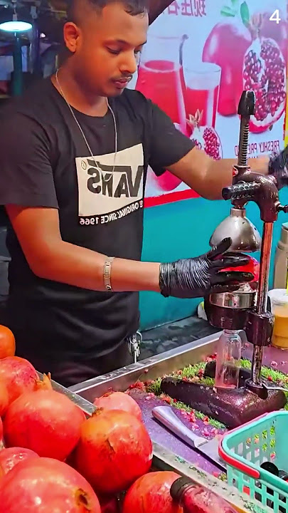 teknik rahasia memeras buah delima dengan alat unik #shorts