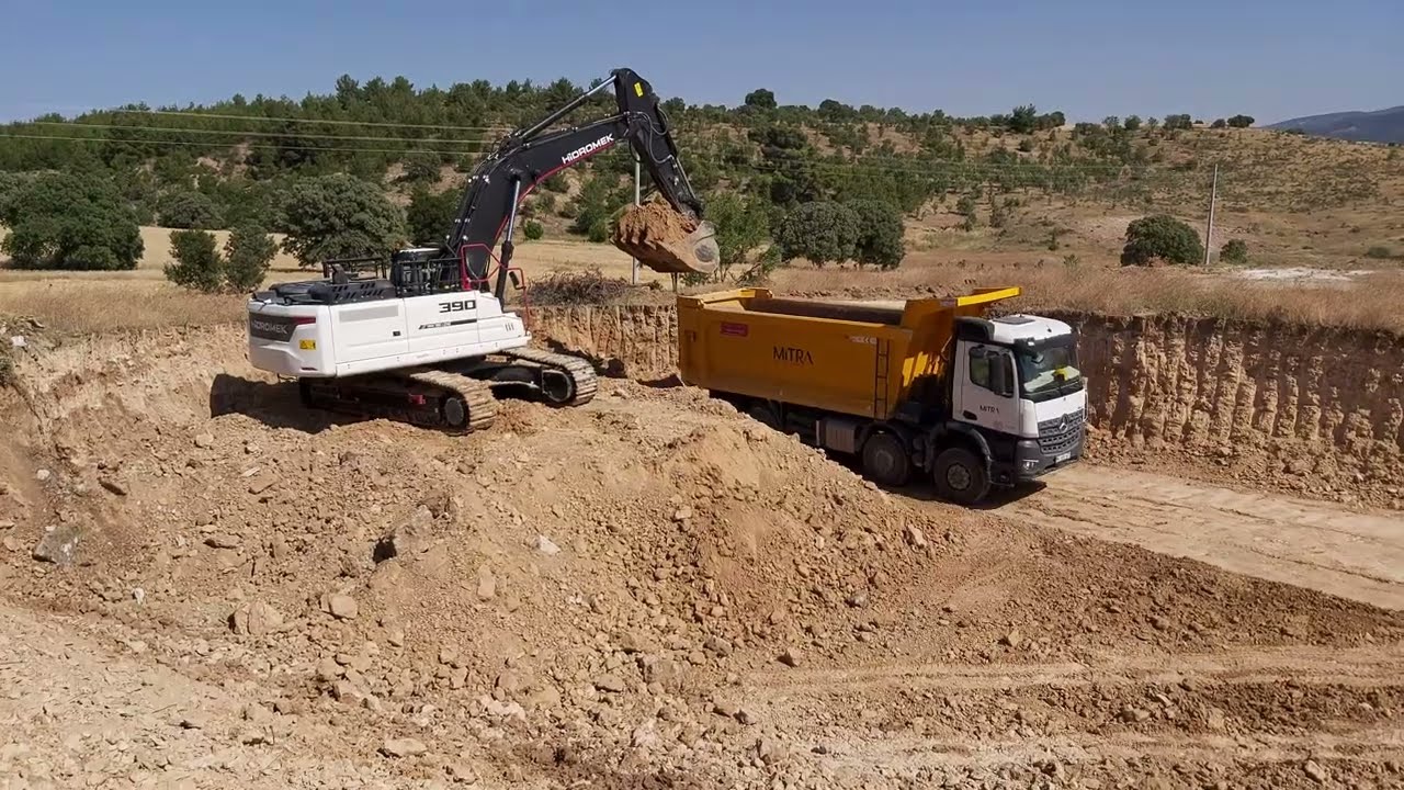 Hidromek 390LC Ekskavatör İşini Sever || HMk 390LC Excavator Loading Trucks