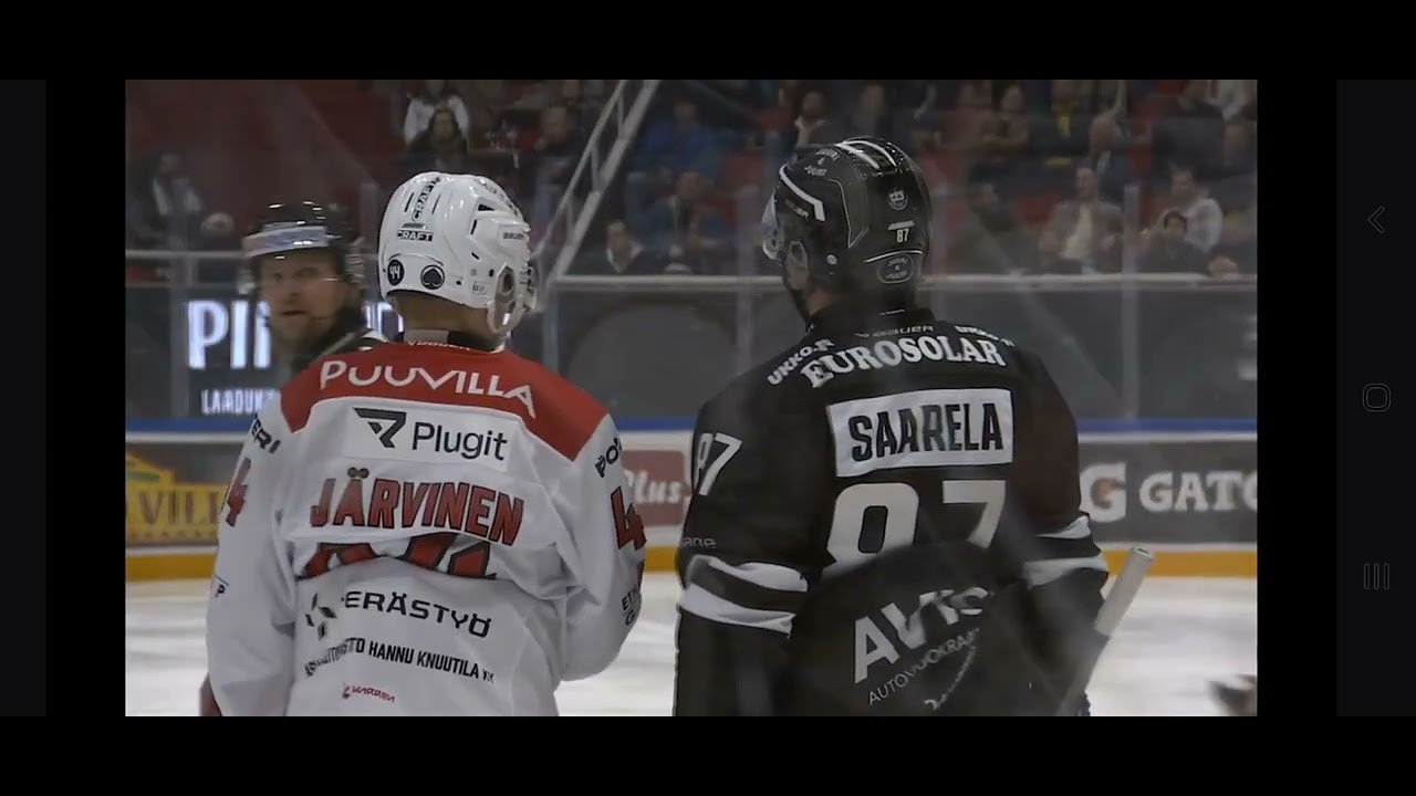 Veli-Matti Savinaisella pimenee ja hyökkää vastustajan kimppuun | Ulos tappelusta