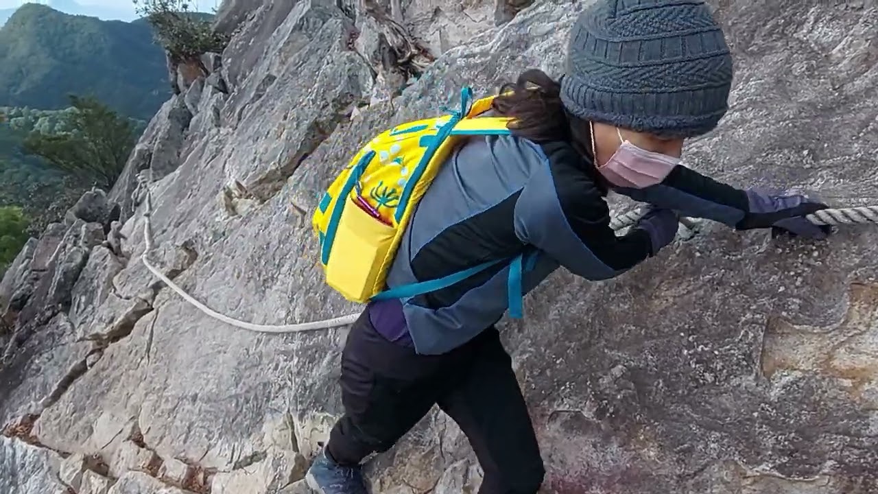 【鳶嘴山步道】鳶嘴山，全台知名危岩聳壁地形，挑戰驚險峭壁攀岩，走過一次登頂後絕美視野及過程挑戰，肯定讓你想一來再來，最美中級山~鳶嘴山。