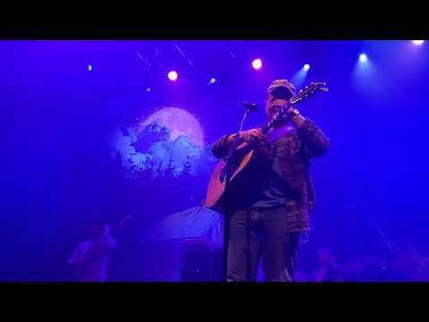 tyler-childers-“tennessee-blues”-(bobby-charles)-live-at-house-of-blues-boston,-december-10,-2019