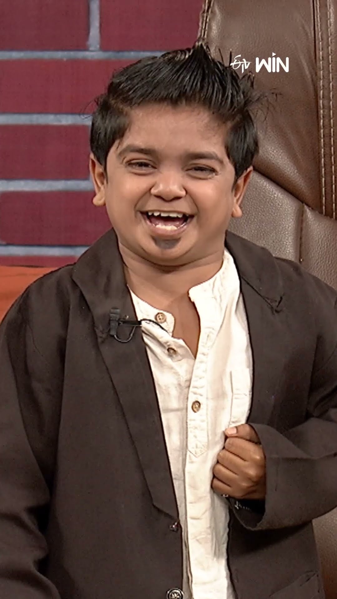 #shorts - అన్నయ్య ఒచ్చేసినాడు...! #jabardasth #comedy #naresh