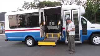 2006 Ford E-450 Handicap Van 2006 Ford E 450 Bus Lot 10886 B