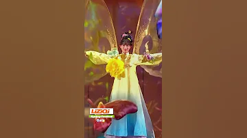 Li Ziqi At The Spring Festival Gala 李子柒2025年春晚闪亮登场 