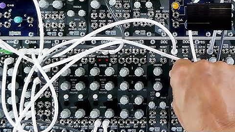 Re-up: "DMO - Voltage Controlled Dual LFO Modulator" von RIDES IN THE STORM Berlin